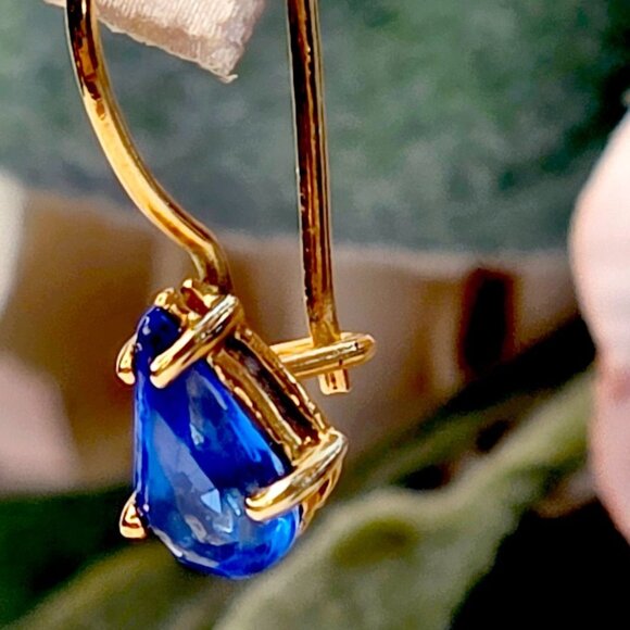🔥$5/$25 Blue Drop Gold Wire Earrings - Picture 4 of 5